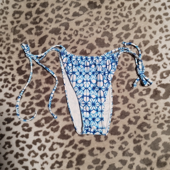 Fashion Nova Blue Star Bikini Bottoms Geometric Swimsuit Tie-Up Women's Small S - Picture 1 of 4